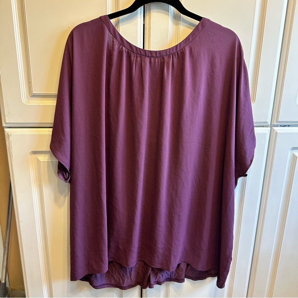 LOFT Soft Berry blouse with dolman-style sleeves & Curved Hem, Size: 24/26